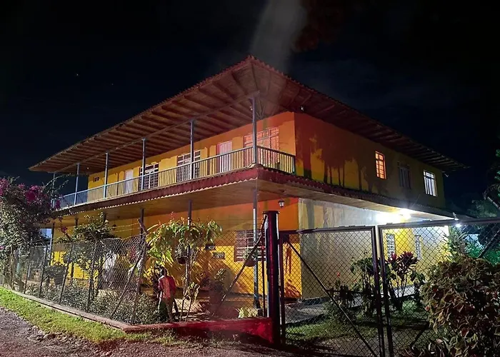 Hostal Campestre Araucarias